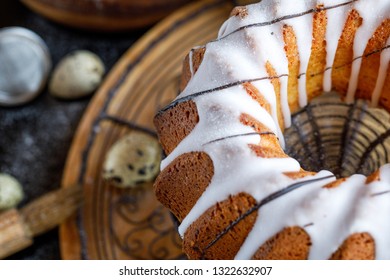 Big Round Cottage Cheese Pie. With Addition Of Rum, Raisin, Candied Fruits. It Is Strewed With Icing Sugar. Easter Family Tradition! Soft Focus . 