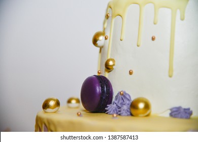 Big And Small Cake With Gold