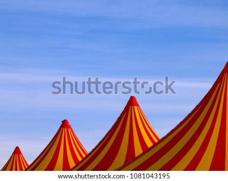 Big tent tops en yellow and red