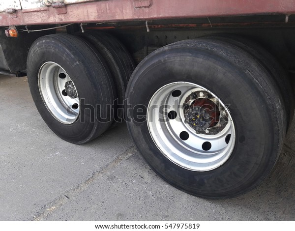Big wheel of old\
truck