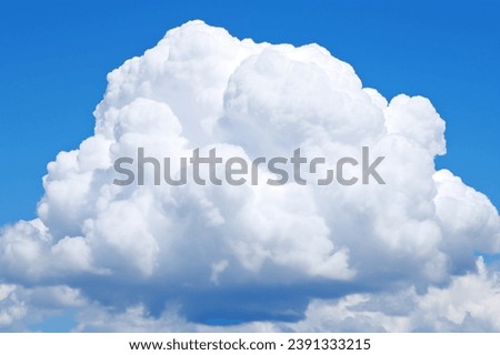 big white cloud in the sky, big and big white clouds,