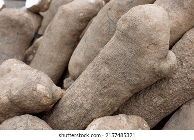 Big Yam Tubers On Sale In Lagos.