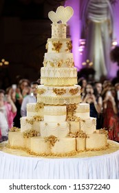 The Biggest Wedding Cake Ever