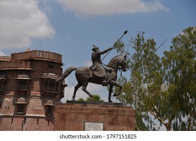 Bikaner, Rajasthan / India - August 15,2020: Horse Riding Idol Of The Founder Of Bikaner State, Rao Bika Ji, Outside Junagadh Fort