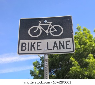 Bike Lane Sign Stock Photo 1076290001 | Shutterstock