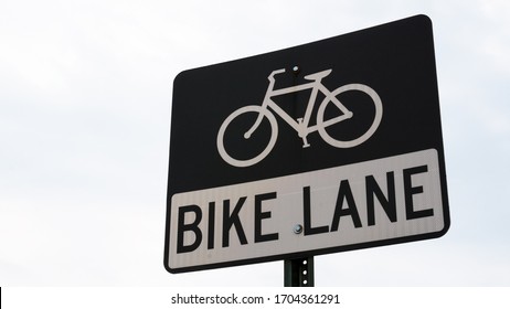 273,434 Bike Sign Images, Stock Photos & Vectors 