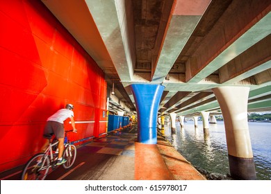 Bike Trail In Brisbane Australia