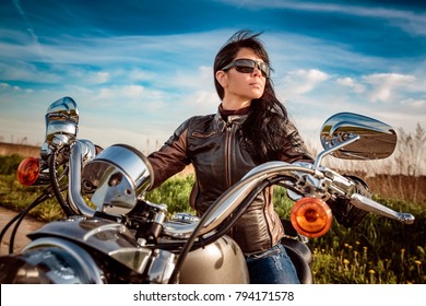 6,108 Biker women jeans Images, Stock Photos & Vectors | Shutterstock