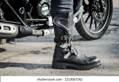 Motorcycle Leather Boots Waterproof Sneakers Motorbike Riders Short Ankle Shoes Fashion Protective Boots Grey and Brown Color 