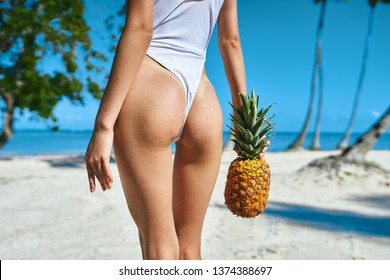 Milf ass on nude beach-naked photo