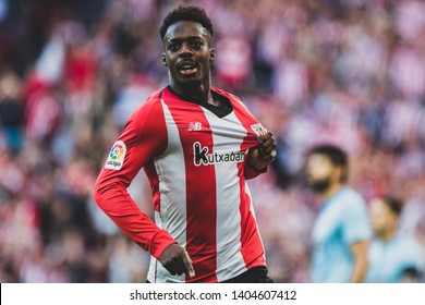 Bilbao, Spain. 06th May, 2019. Pais Vasco. San Mamés. Liga Santander. Athletic Bilbao V RC Celta De Vigo: Iñaki Williams (#9) Grab The Team Shield To Celebrate Her Goal.