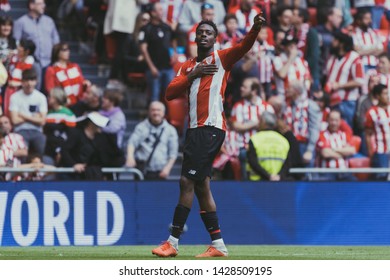 Bilbao, Spain. 14th April, 2019. Pais Vasco. San Mamés. Liga Santander. Athletic Bilbao V Rayo Vallecano: Iñaki Williams Raises His Arm To Greet To The Crowd