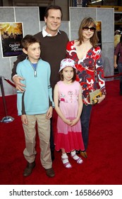 Bill Paxton And Family At THE GREATEST GAME EVER PLAYED Premiere, The El Capitan Theater, Los Angeles, CA, September 25, 2005