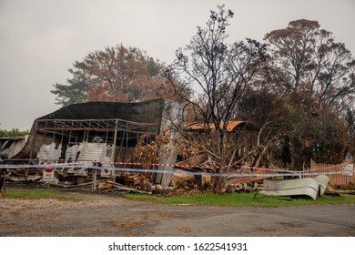 Bilpin, Australia - 2020-01-12 Australian Bushfire Aftermath: Burnt Building Of Tutty Frutty Cafe Near Bilpin, Blue Mountains, Australia