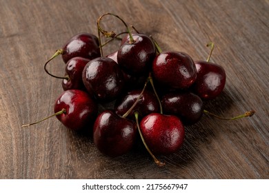 Bing Cherry.
Looks Fresh And Tasty.