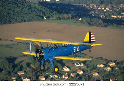 Biplane Boeing PT-17 Kaydet / Stearman Model 75