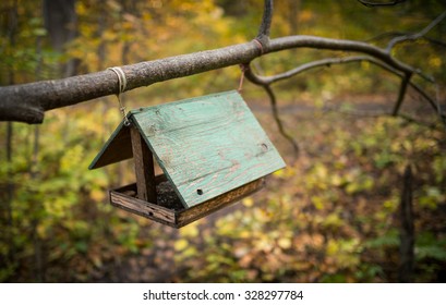 Bird Feeder Plans Images Stock Photos Vectors Shutterstock