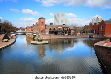 315 Birmingham canal network Images, Stock Photos & Vectors | Shutterstock