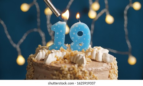 number 19 birthday cake