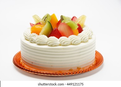 Birthday cake/White birthday cake with fresh fruits 