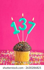 Cupcake cumpleaños con vela