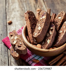 Biscotti with chocolate almonds and cinnamon