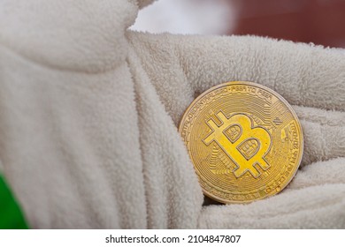 is bitcoin fake currency