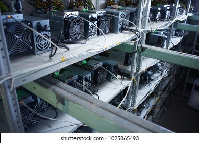 Bitcoin Cryptocurrency Mining Farm