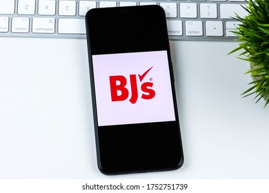 BJ's Wholesale Club App Logo On A Smartphone Screen. Manhattan, New York, USA May 2, 2020.