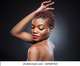 Imagenes Fotos De Stock Y Vectores Sobre Young Black Woman Short