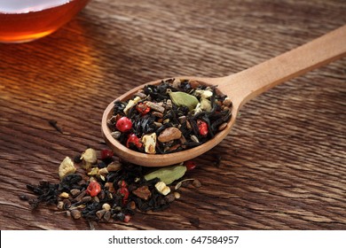 Black China Tea With Spices, Guarana Seeds, Liquorice Root, Pink Pepper And Flavour