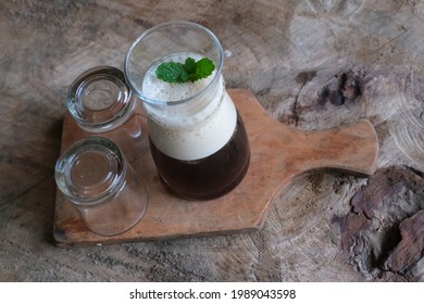 Black Coffee With Mint Leave