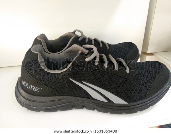 black joggers shoes