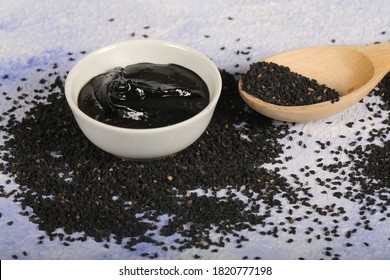 Black Cumin Paste And Black Cumin Seeds Are On The Table