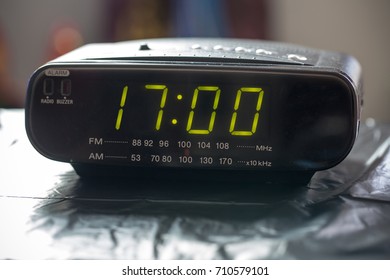 black-digital-alarm-radio-clockalarm-260nw-710579101.jpg