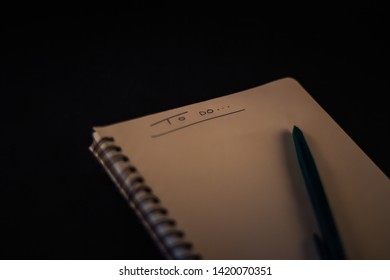 A black to do list. 