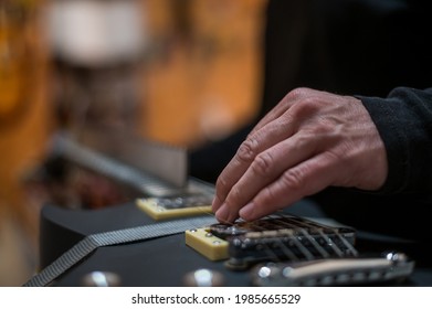 854 Guitar repair shop Images, Stock Photos & Vectors | Shutterstock