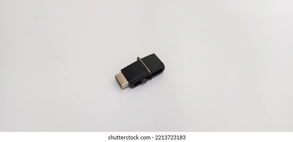 a black flash disk on a white background
				