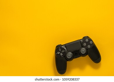 85,446 Yellow black game Images, Stock Photos & Vectors | Shutterstock