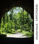 Black hand sandstone hiking trail - old tunnel