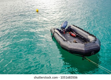 4,569 Rubber dinghies Images, Stock Photos & Vectors | Shutterstock