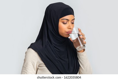 1,312 Hijab Drinking Water Images, Stock Photos & Vectors | Shutterstock