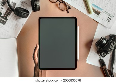 Black man using a digital tablet mockup