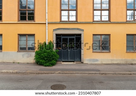 Similar – Vorderansicht Pflanze Baum