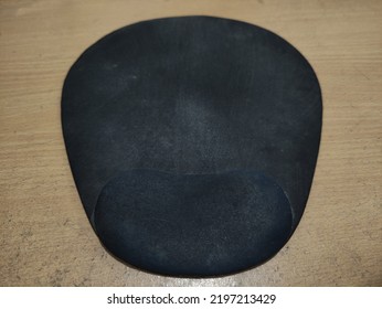 Black Mouse Pad Wrist Support Foam Product On Table