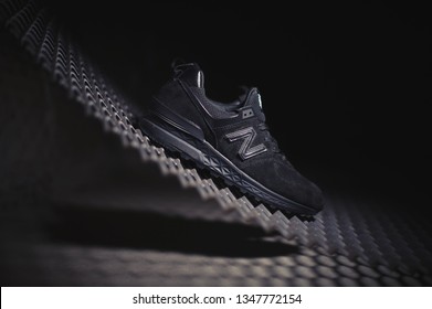 black new balance shoes