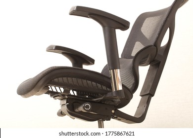 Black Office Ergonomic Chair With Mesh Coating Clear Seat