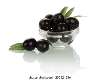 Black Olives In Glbowl On White Background Black Olives In Glbowl On White Background