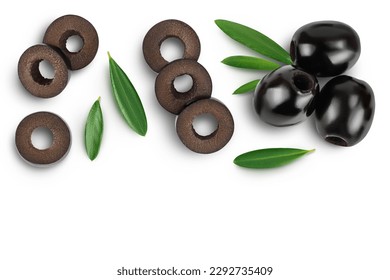 Black olives with leaves isolated on a white background with full depth of field. Top view with copy space for your tex. Flat lay Foto Stock