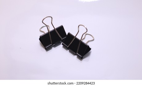 Black Paper Clip On White Background Stock Photo 2209284423 | Shutterstock